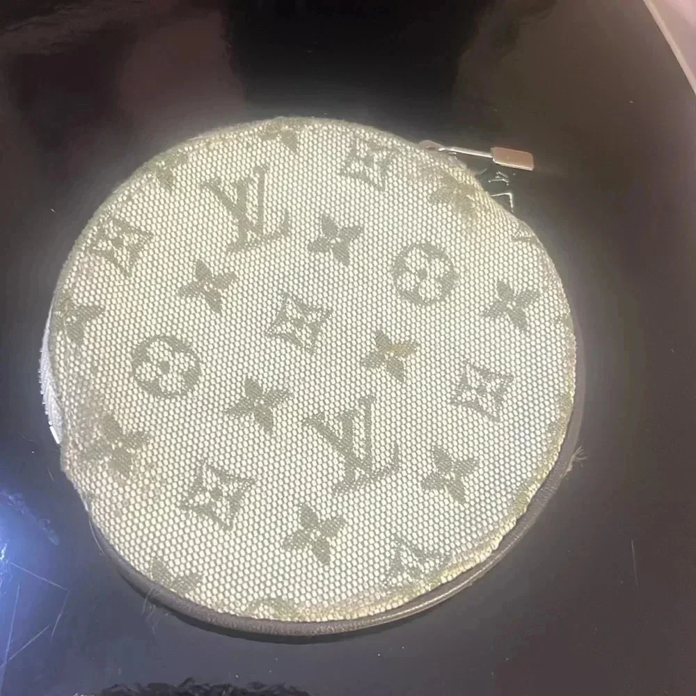 Louis Vuitton mini Lin monogram Conta De Fis coin pouch COA included